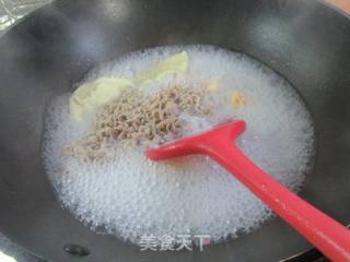 蛋饺鱼籽包荞麦面的做法步骤：3
