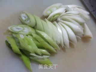 大葱炒千张条的做法步骤：3