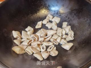 辣椒炒肥肠的做法步骤：5