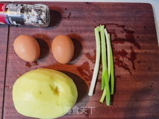 土豆丝饼的做法步骤：1