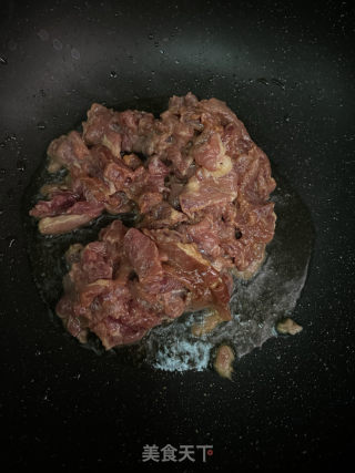 榨菜炒牛肉的做法步骤：5
