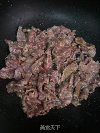 榨菜炒牛肉的做法步骤：6