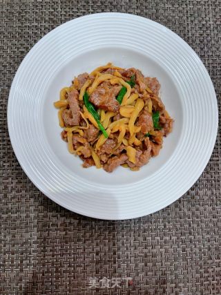榨菜炒牛肉的做法步骤：12