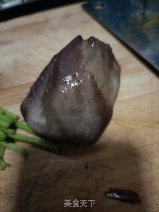 香菜胡萝卜炒肚丝的做法步骤：4