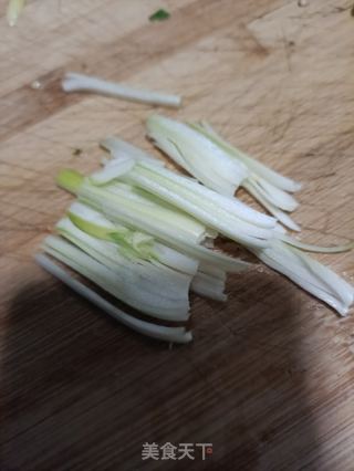 香菜胡萝卜炒肚丝的做法步骤：9