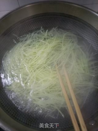 薄皮椒炒土豆丝的做法步骤：3