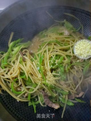 薄皮椒炒土豆丝的做法步骤：17
