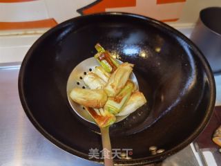 葱烧黄鱼的做法步骤：13