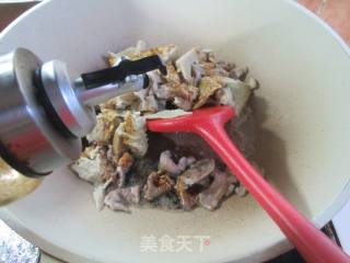 肉片青椒炒烤麸的做法步骤：7