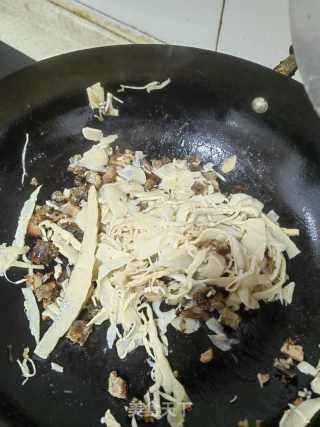 腊肉炒烟笋的做法步骤：5