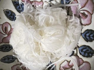 凉拌萝卜丝的做法步骤：2