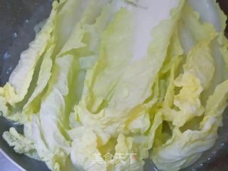 虾滑白菜卷的做法步骤：2