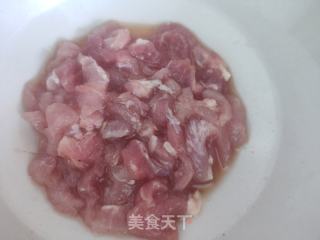 肉丝炒饼的做法步骤：1