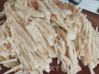 肉丝炒饼的做法步骤：4