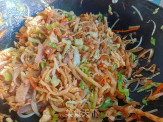 肉丝炒饼的做法步骤：15