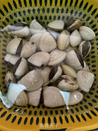 白贝鸡煲的做法步骤：1