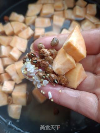 花豇豆红薯粥的做法步骤：7