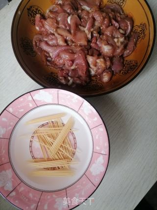 牙签肉的做法步骤：4