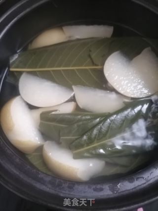梨子枇杷叶汤的做法步骤：4