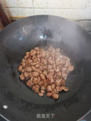 蒜苔炒肉的做法步骤：3