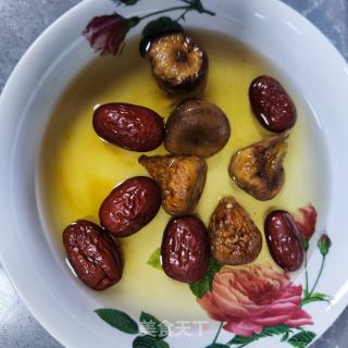 红枣黑木耳米糊的做法步骤：2