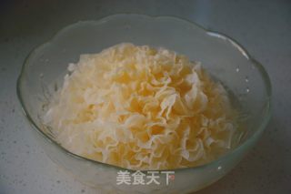 桃胶银耳羹的做法步骤：4