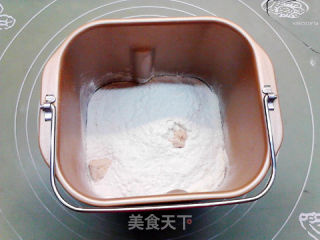 豆沙土司的做法步骤：2
