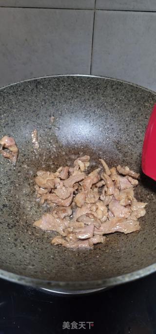 瘦肉炒西芹黑木耳的做法步骤：6