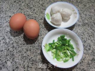 墨鱼丸炒鸡蛋的做法步骤：1