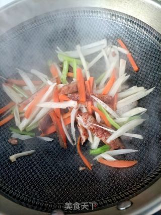 麻辣肠炒藕条的做法步骤：10