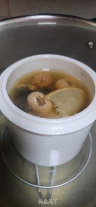 花旗参桂圆乌鸡汤的做法步骤：5