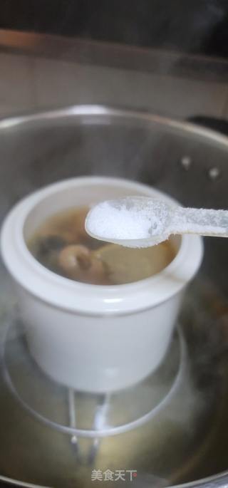 花旗参桂圆乌鸡汤的做法步骤：6