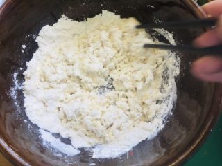 牛角包的做法步骤：2