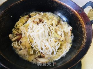 红烧肉酸菜炖粉条的做法步骤：8