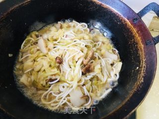 红烧肉酸菜炖粉条的做法步骤：9