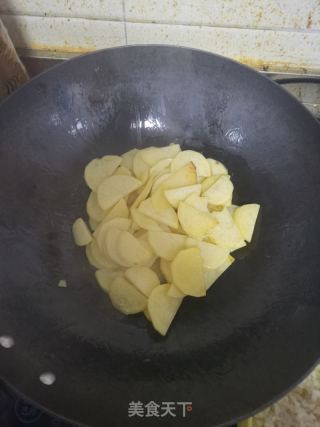 尖椒炒土豆片的做法步骤：3