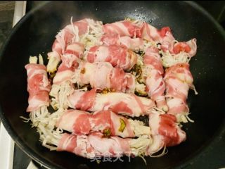 金针菇肥牛卷的做法步骤：3