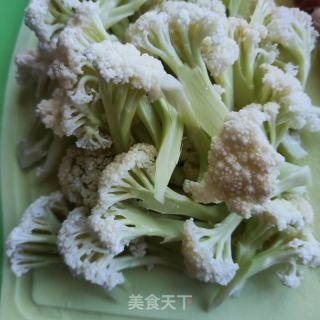 五花肉木耳炒花菜的做法步骤：1