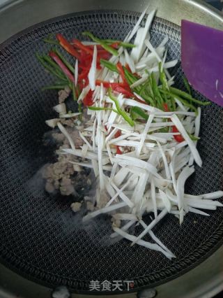 双椒炒杏鲍菇的做法步骤：6