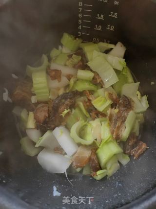 腊肉青笋焖饭的做法步骤：6