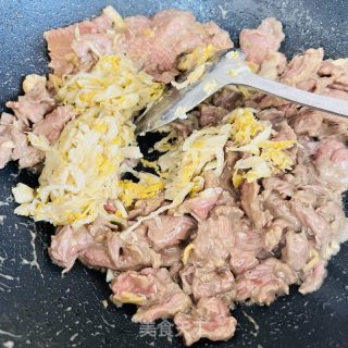 有机酸菜炒牛肉的做法步骤：6
