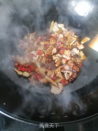芹菜炒香干的做法步骤：4