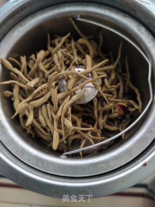 无花果金银花陈皮水的做法步骤：2