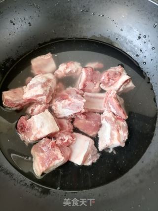 红烧排骨的做法步骤：1