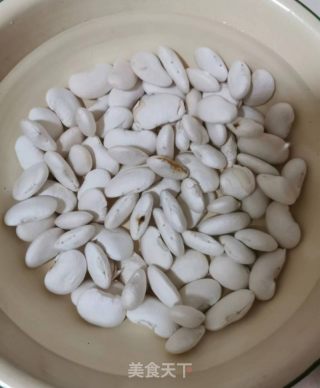 五指毛桃大芸豆龙骨汤的做法步骤：2