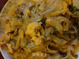 芽菜炒河粉的做法步骤：7