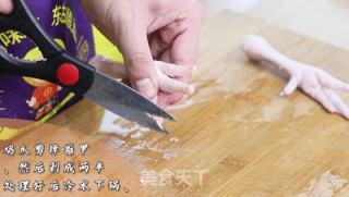 蒜香酸辣鸡爪的做法步骤：2