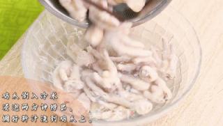 蒜香酸辣鸡爪的做法步骤：6
