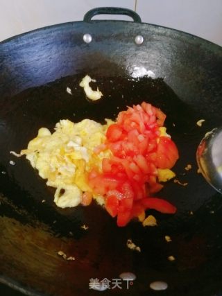 西红柿鸡蛋面的做法步骤：5