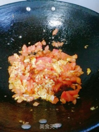 西红柿鸡蛋面的做法步骤：6